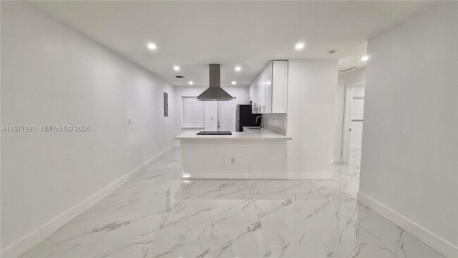 Building Photo - 1825 Scott St