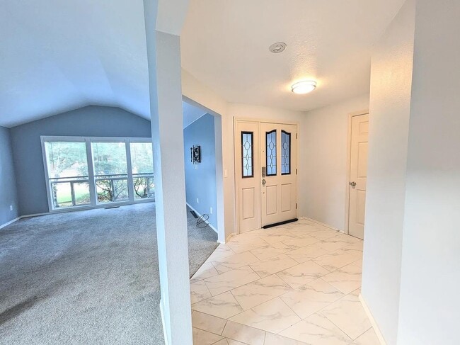 Building Photo - 566 Sunwood Dr NW