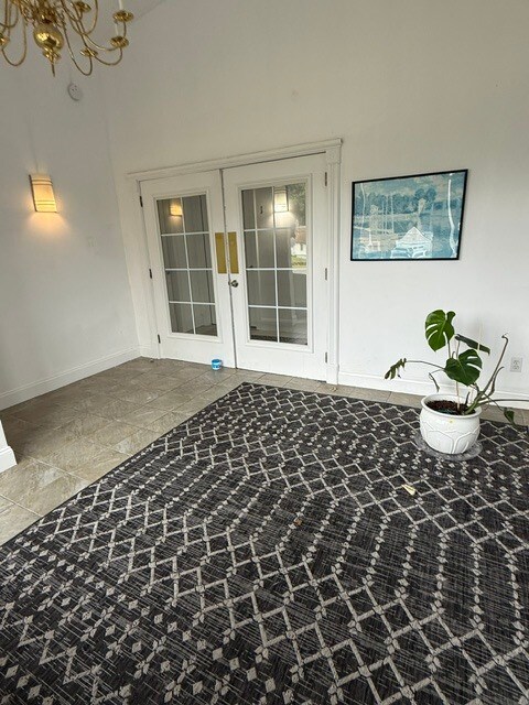 foyer - 231 Lake Ave