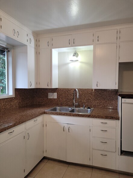 Building Photo - 5955 SW 179th Ave