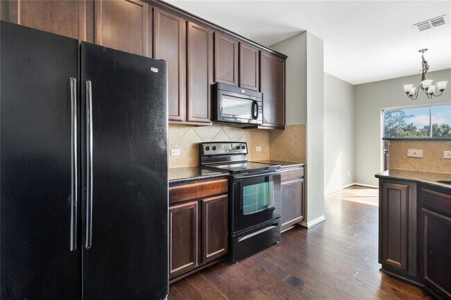 Building Photo - 700 Mandarin Flyway