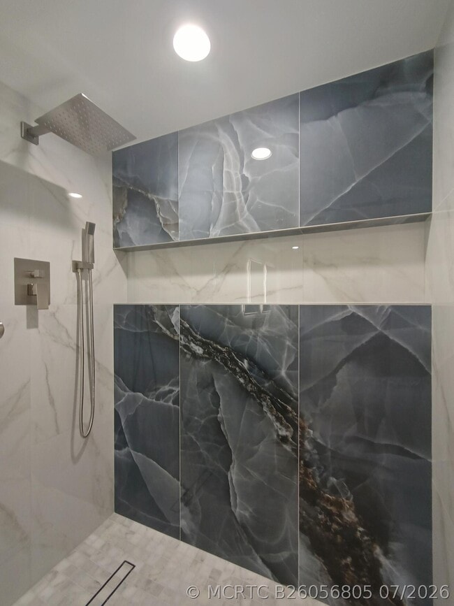 Building Photo - 7280 Amberly Ln