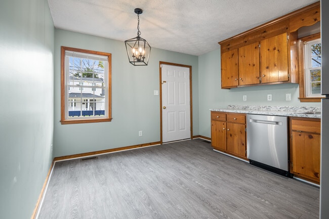 Building Photo - 514 Highland Ave