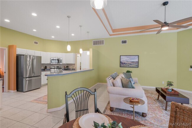 Building Photo - 5 Primula Ct W