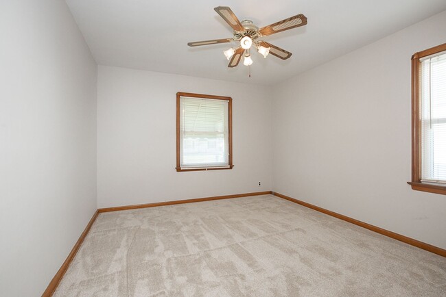 Building Photo - Charming 3 bedroom/2 bath House, Parma!
