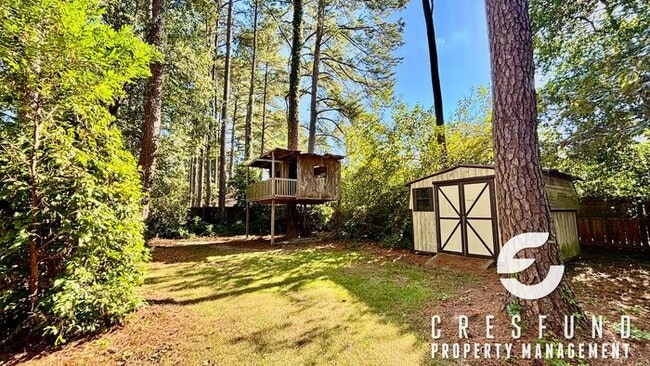 Building Photo - 4 Bed, 2.5 Bath - MINUTES FROM FORT LIBERT...