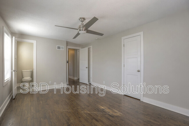 Building Photo - 643 E Meyer Blvd