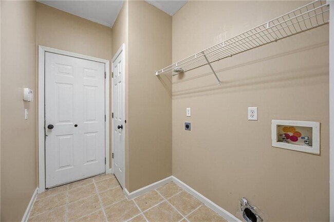 Building Photo - 1650 Huntcrest Way SW