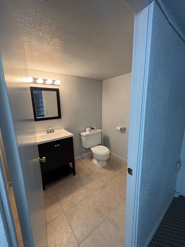 Building Photo - Unfurnished, 1-Year Long-Term Rental