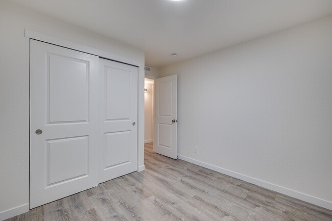 Building Photo - Beautifully Remodeled 4-Bedroom Home in Ke...