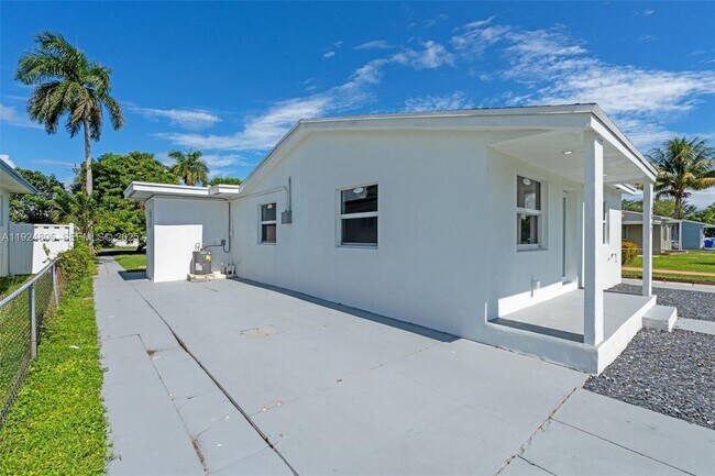 Building Photo - 2847 Polk St