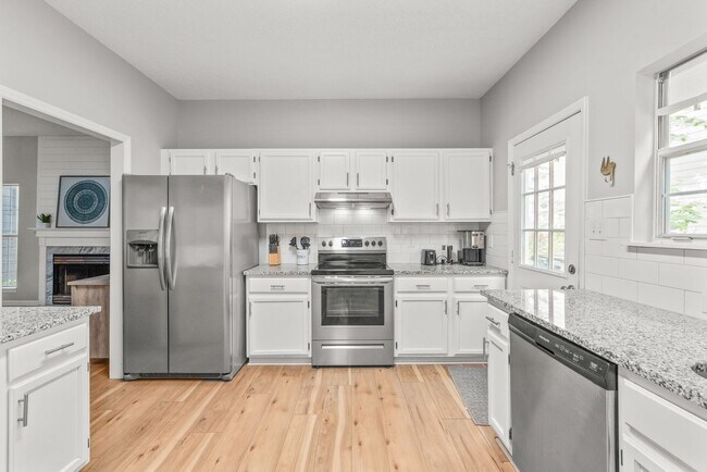 Building Photo - Beautifully Remodeled 4BR Ranch in Matthews