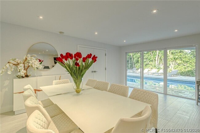 Building Photo - 1800 Admirals Way