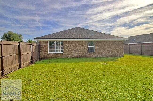 Building Photo - 119 Grandview Dr