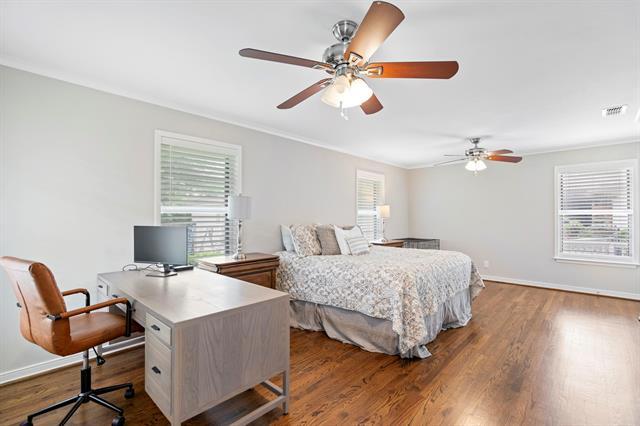 Building Photo - 9203 Livenshire Dr