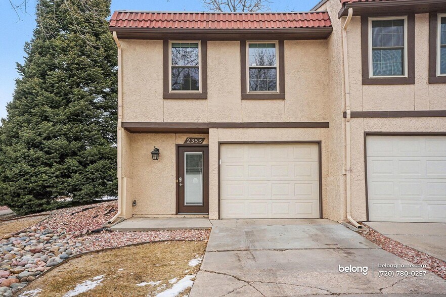 Building Photo - 2355 Villa Rosa Dr