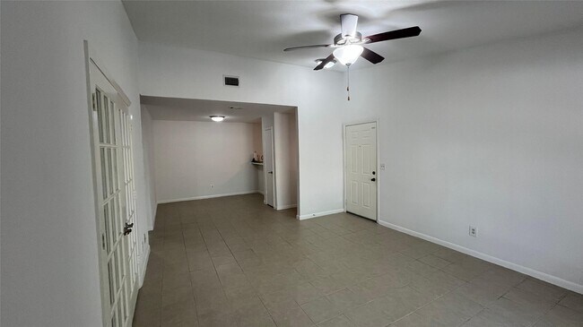 Building Photo - 10555 Turtlewood Ct