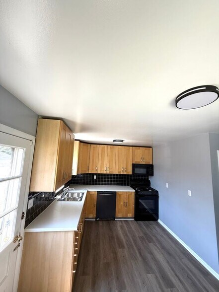 Building Photo - 4917 Manheim Ave