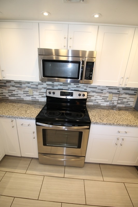 Building Photo - 8615 E Bellevue Pl