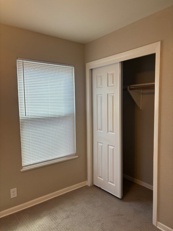 Building Photo - 1506 Fairfield Dr