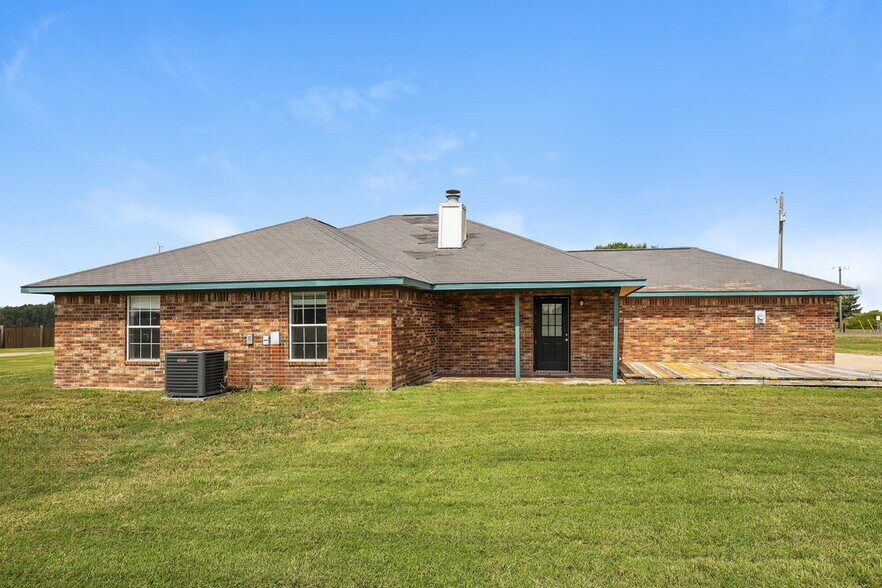 Building Photo - 7259 FM982