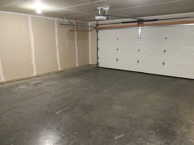 Building Photo - 400 Haley Pl