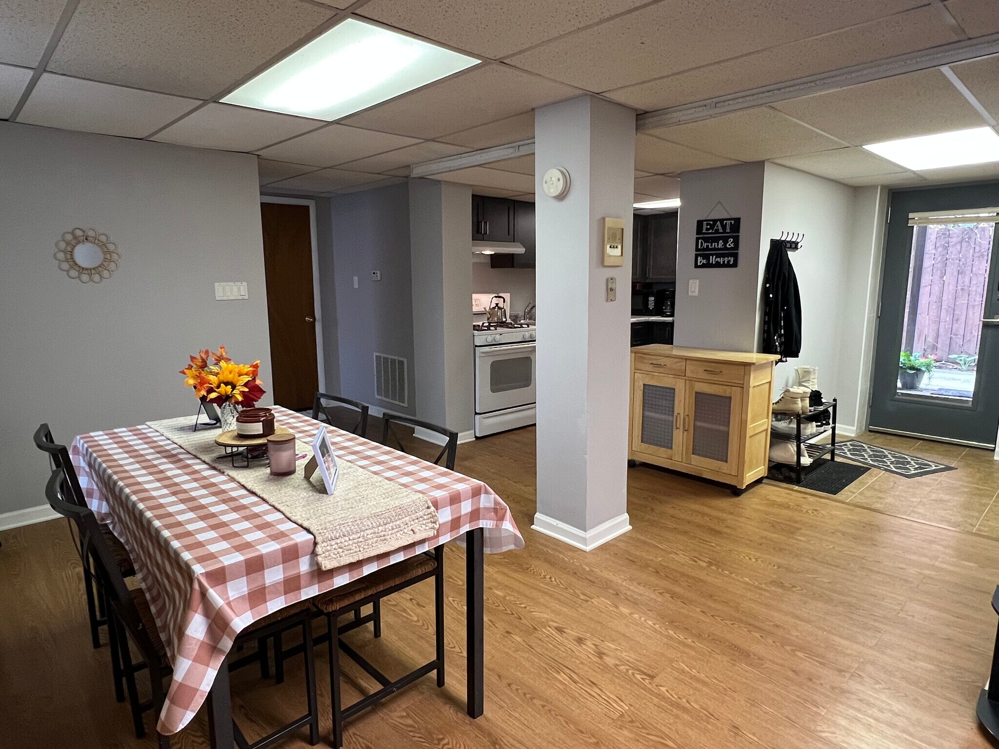 Dining/Kitchen - 2158 W Race Ave