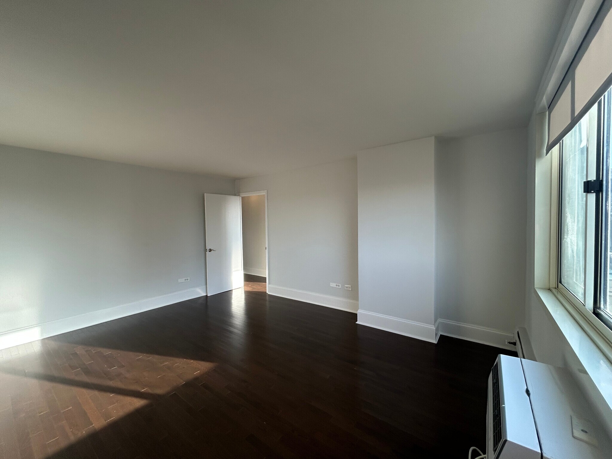 Building Photo - 1350 N Dearborn St