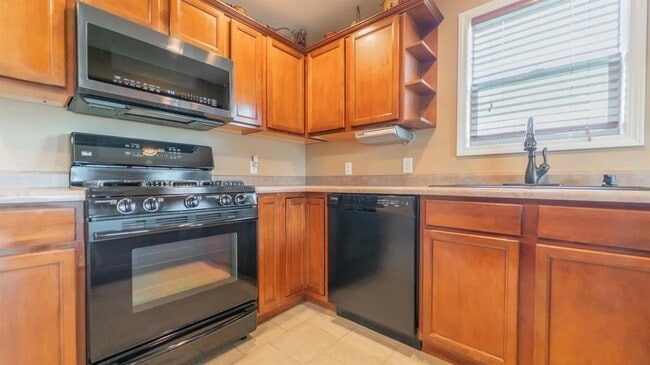 Building Photo - 2453 Blarney Stone Dr