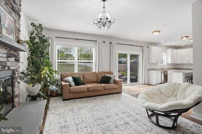 Building Photo - 722 Whitneys Landing Dr