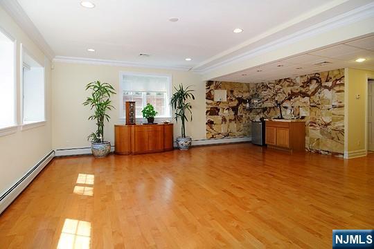 Building Photo - 417 N Woodland St