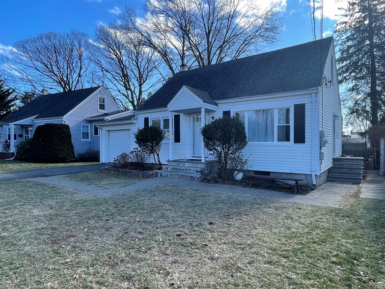 Front Exterior - 11 Raymond Pl