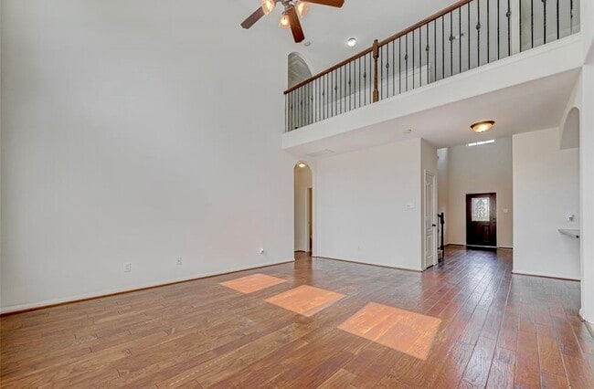 Building Photo - 11 Sagamore Ridge Pl