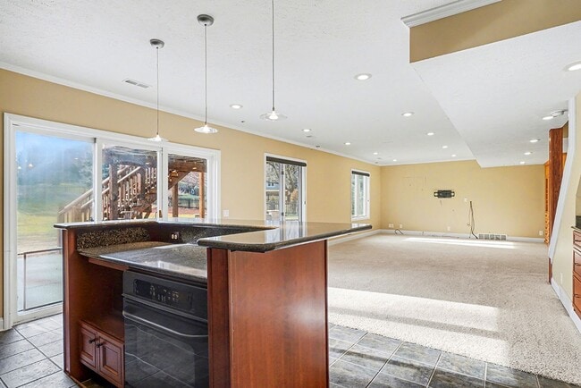 Building Photo - Spacious 4br/4.5 ba Home in Millard Mission Park Neighborhood. Huge Yard, 3 Car Garage