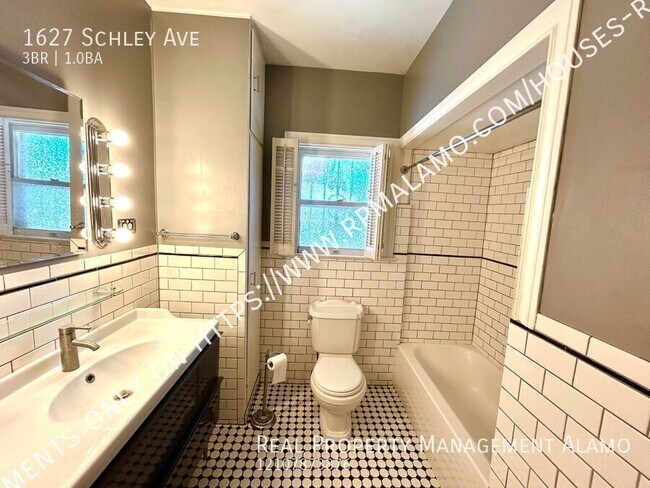 Building Photo - 1627 Schley Ave