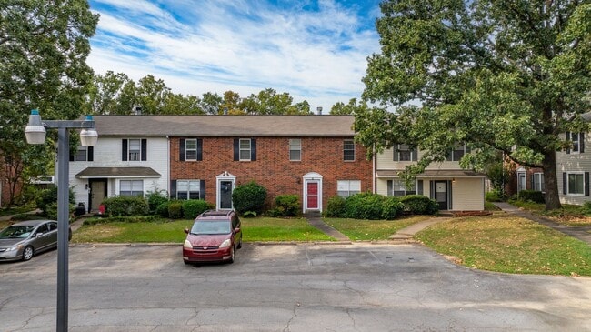 Building Photo - Townhouse in Maumelle!