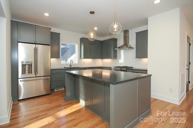 Building Photo - 1110 Greenleaf Ave