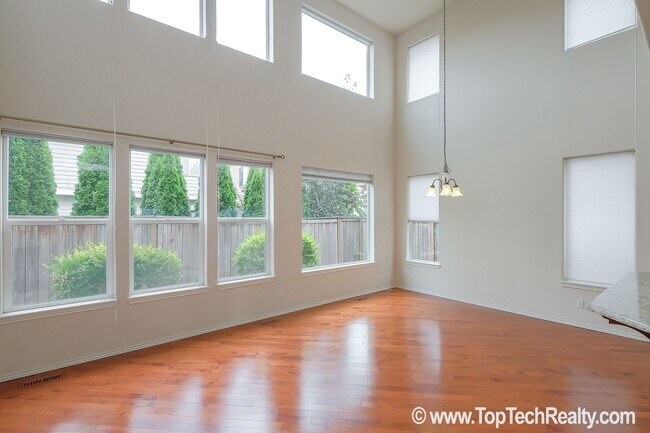 Building Photo - Lovely Traditional 2BD · 2.5BA + Office/De...