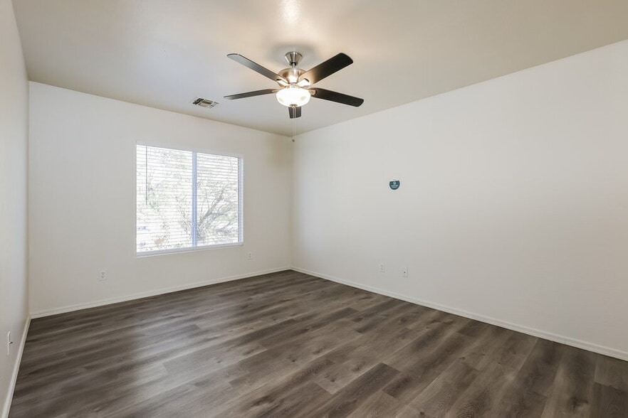 Building Photo - 6010 W Encinas Ln