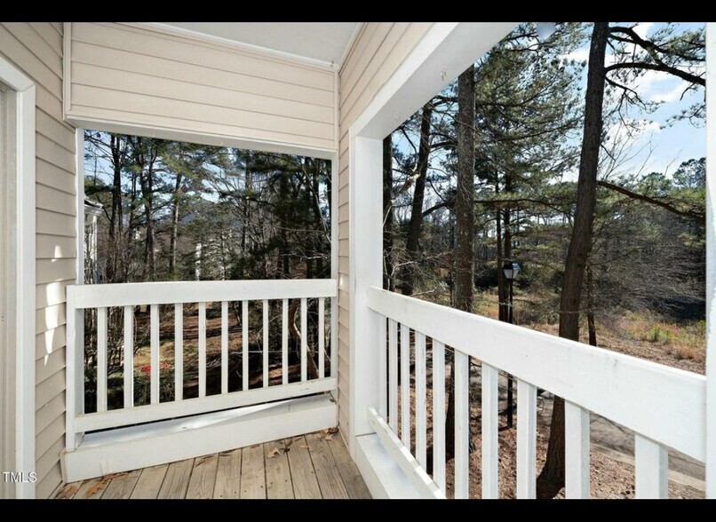 Building Photo - Room in Condo on Winterpointe Ln