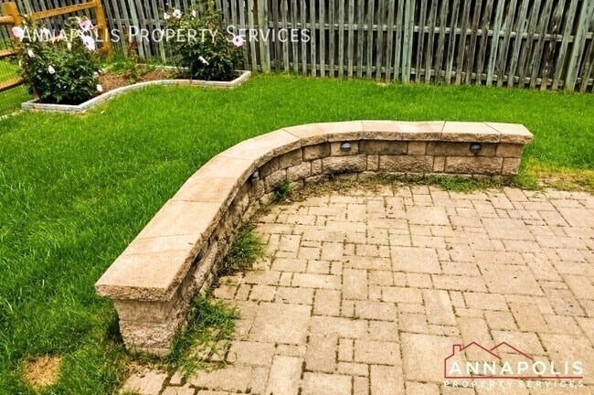 Building Photo - 709 Rock Elm Ct
