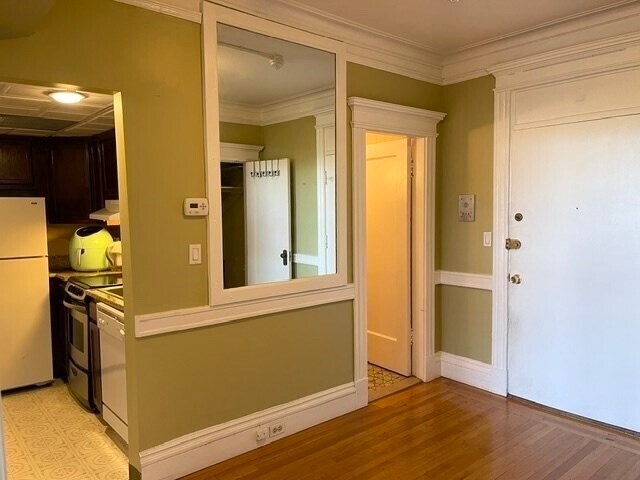 Building Photo - 464 Commonwealth Ave