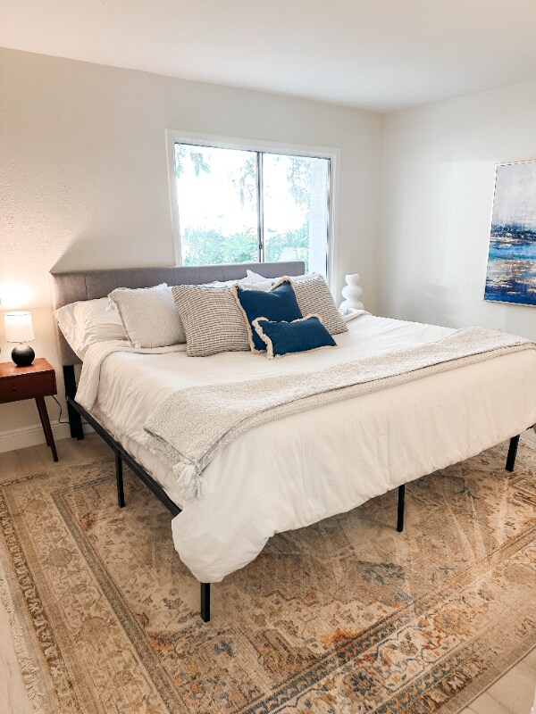 Building Photo - 3640 41st Ln S