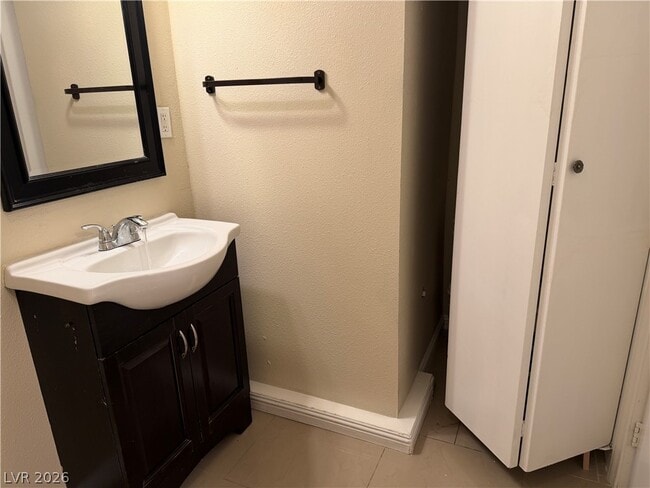 Building Photo - 5309 Gipsy Ave