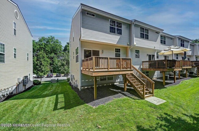 Building Photo - 245 Chickadee Ct