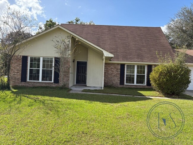 Building Photo - MOVE IN SPECIAL: $500 OFF 1ST MONTH'S RENT!**