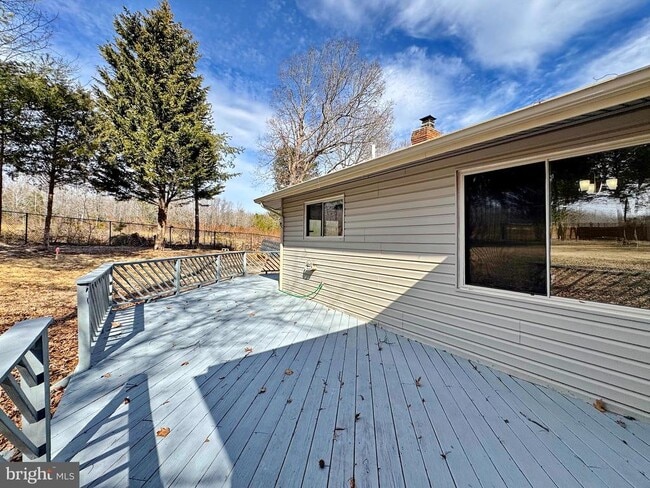 Building Photo - 401 Butternut Ct