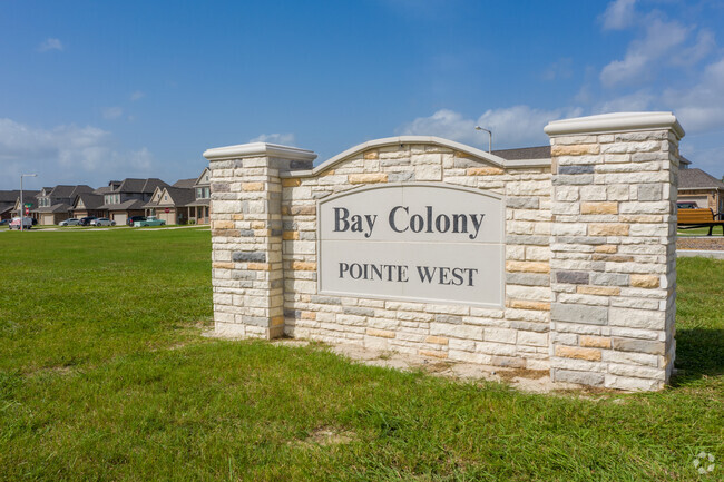 Monument Sign - Bay Colony West