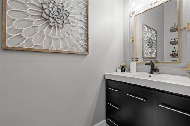 Building Photo - 9004 W 148th St