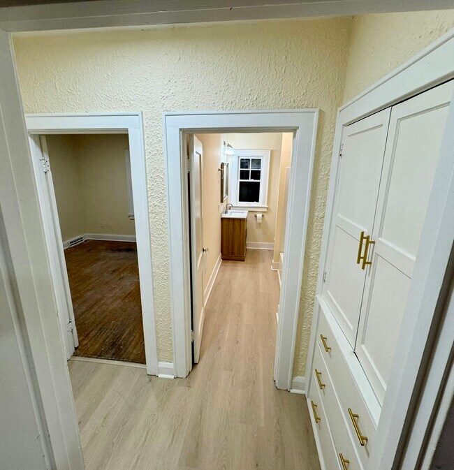 Building Photo - 1923 Freeman St